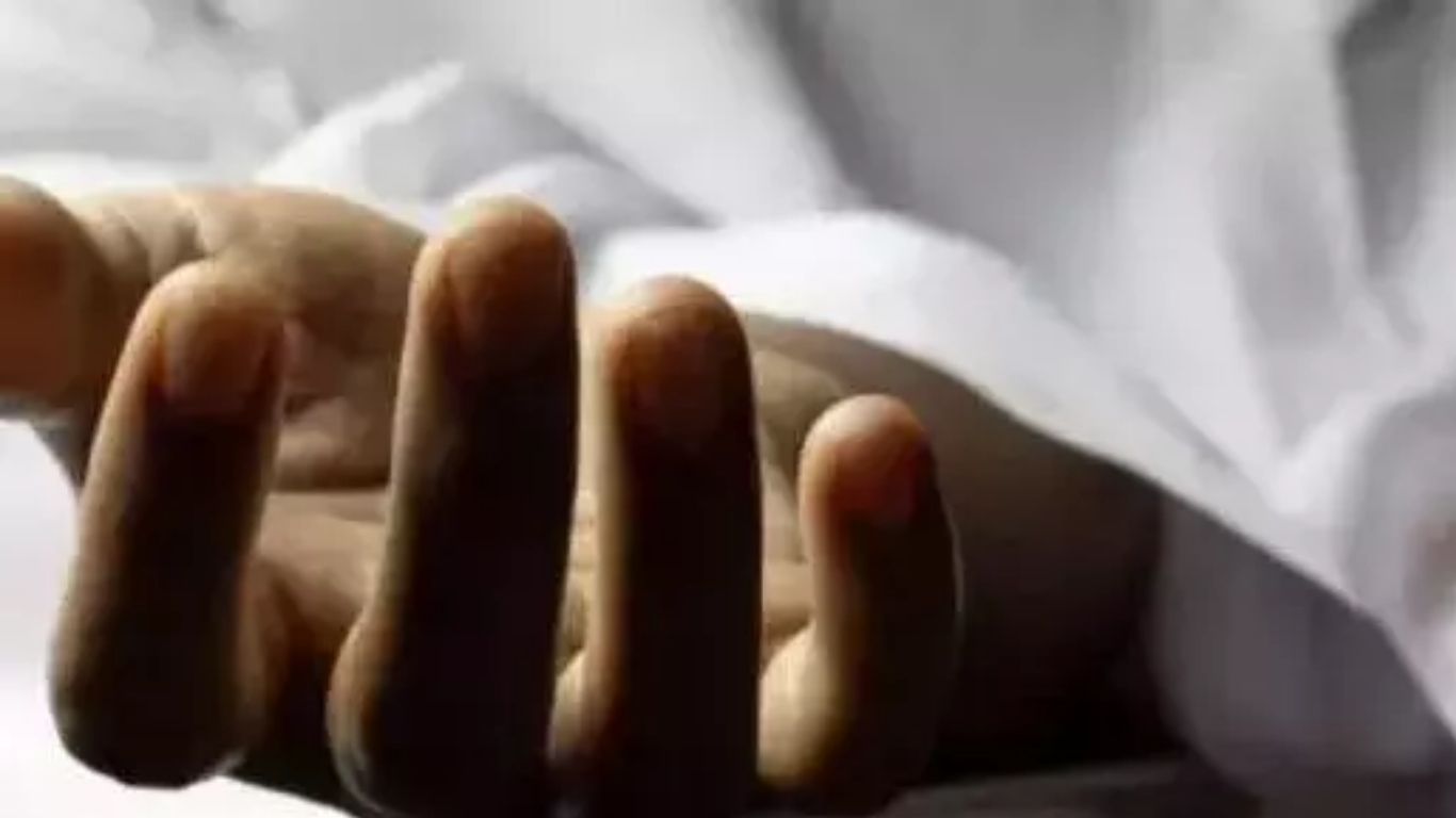 Student Dies in Road Accident: విషాదం.. పరీక్ష రాసేందుకు వెళ్తూ కానరాని లోకాలకు యువతి