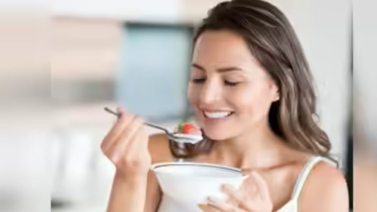 Eat Curd in Winter: చలికాలంలో గడ్డ పెరుగు తింటున్నారా.. అయితే వీటిని తెలుసుకోండి..