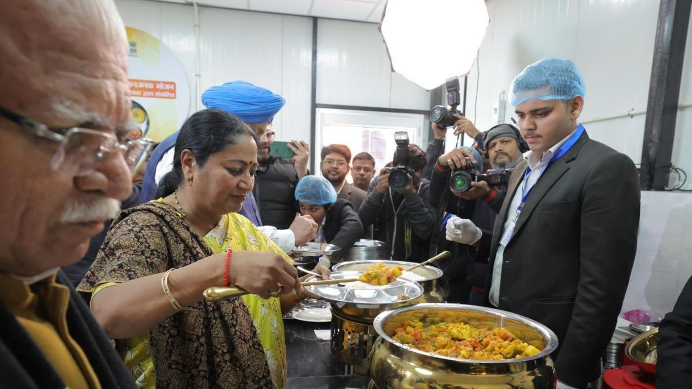 delhi government launches %e2%82%b95 meal scheme with 100 atal canteens for the poor