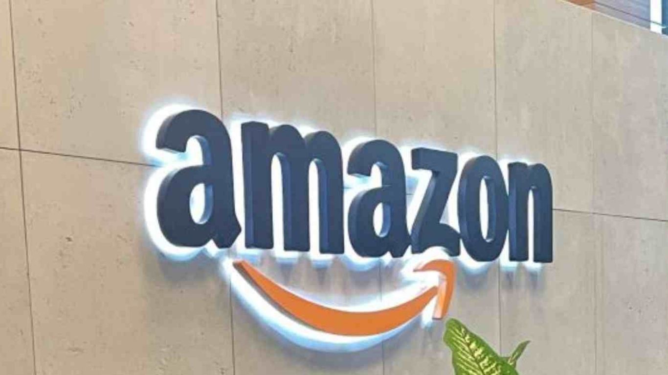 amazon to invest 35 billion in india to boost e commerce aws logistics and digital services