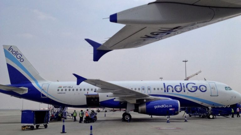 IndiGo flights: మరో 500 ఫ్లైట్స్ క్యాన్సిల్.. పతనమవుతున్న షేర్లు