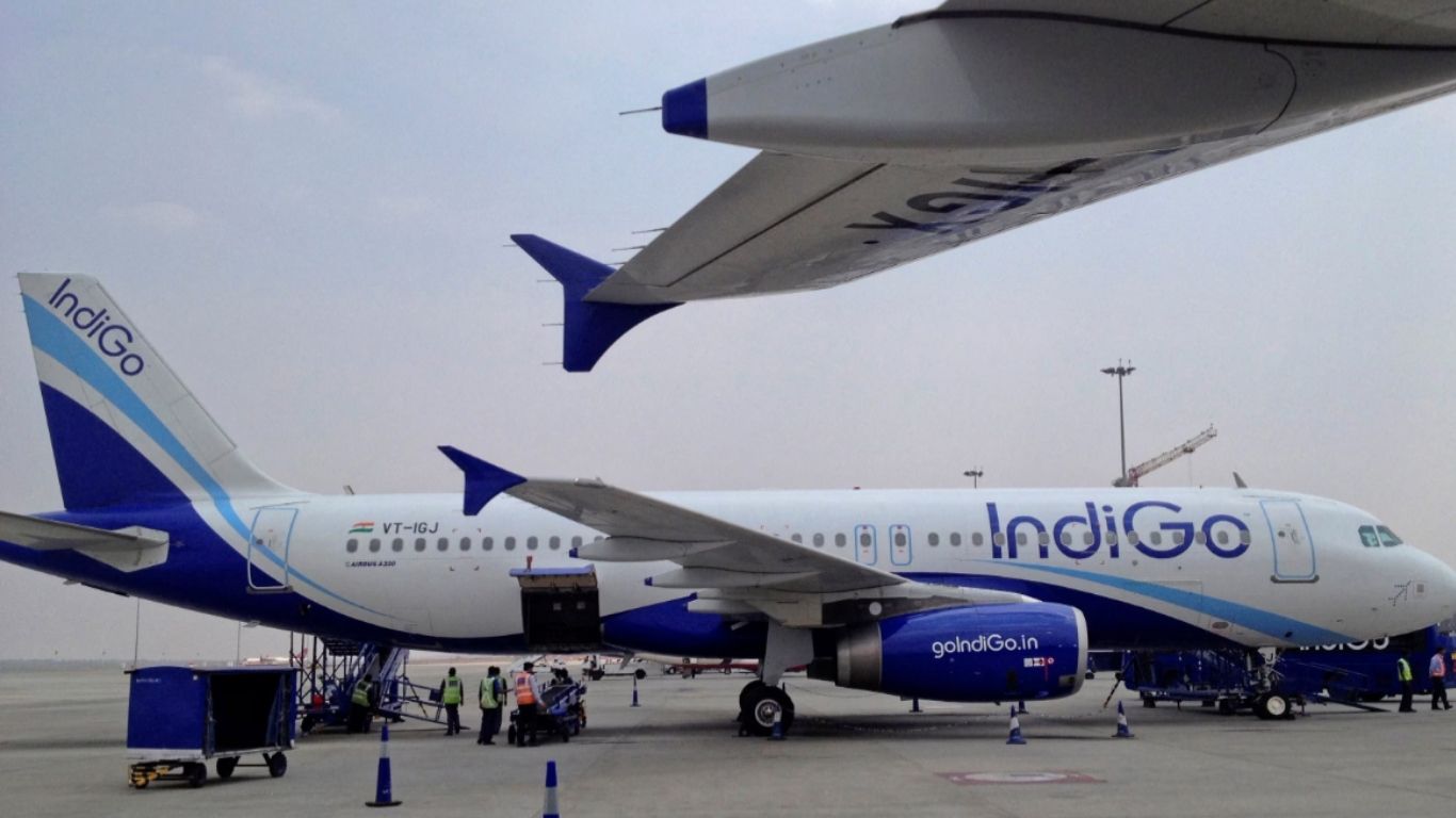 indigo cancels 500 more flights passenger chaos share price drop