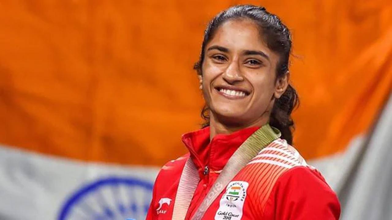 Vinesh Phogat: సంచలన నిర్ణయం తీసుకున్న వినేష్ ఫోగట్.. ఎక్స్‌లో కీలక పోస్ట్
