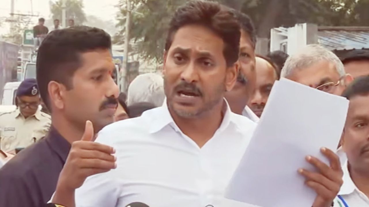 ys jagan alleges farmers are suffering under chandrababu govt during devarapalli visit