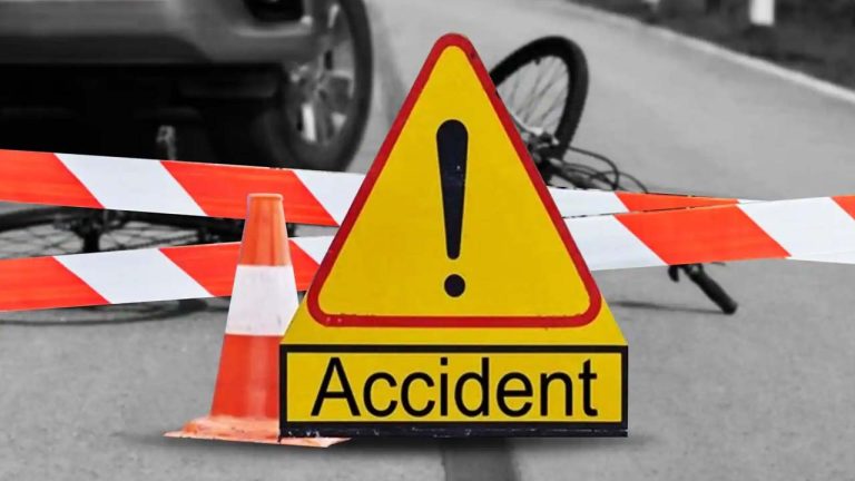 Road Accident: రోడ్డు దాటుతుండగా ఢీ కొట్టిన కారు.. MBBS విద్యార్థిని మృతి..