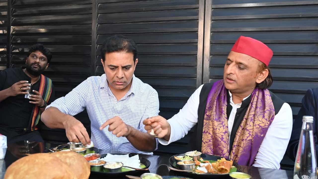 KTR-Akhilesh Yadav : రామేశ్వరం కేఫ్‌లో కేటీఆర్ -అఖిలేశ్‌.. కలిసి టిఫిన్..
