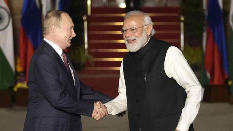 Modi-putin: పుతిన్‌ను స్వయంగా స్వాగతించనున్న మోడీ.. ఒకే కారులో ప్రయాణం.!