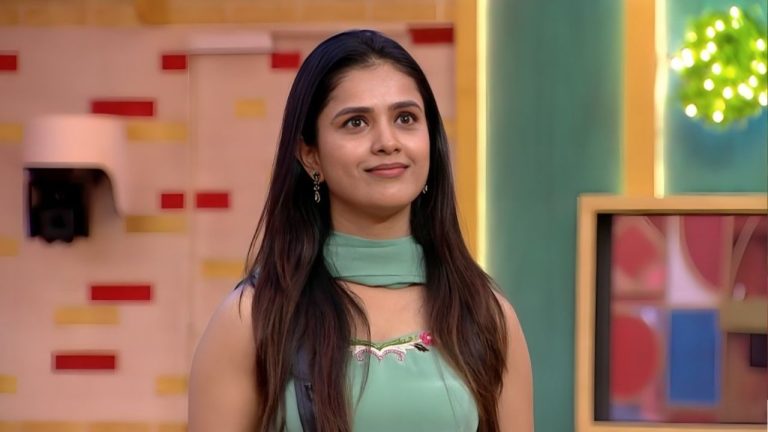 Bigg Boss 9:  ట్రోఫీ తనుజదేనా..?  గ్రాండ్ సపోర్ట్ పోస్ట్‌లతో హోరెత్తుతున్న సోషల్ మీడియా.. !