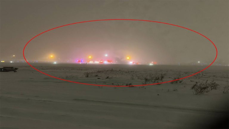 US: అమెరికాలో కూలిన విమానం.. రన్‌వేపై తల్లకిందులైన జెట్