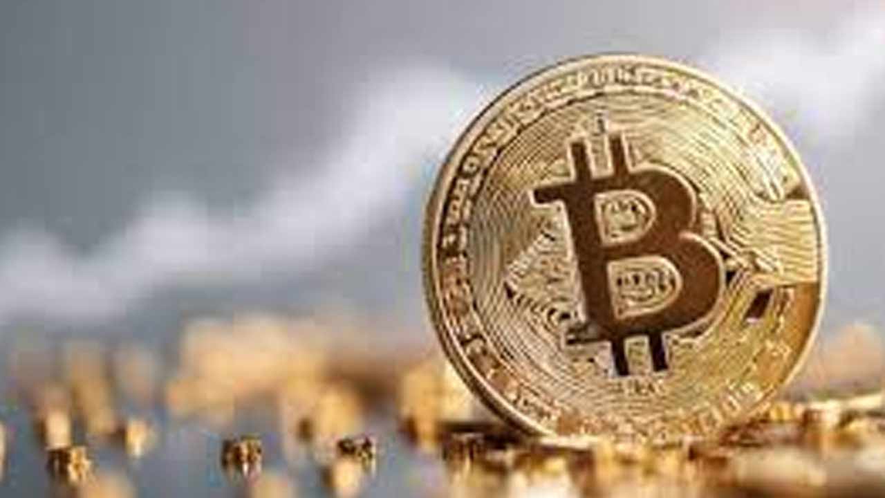 Bitcoin Crash: బిట్‌కాయిన్ పతనం తప్పదా..? 90 శాతం పడిపోతుందా..?