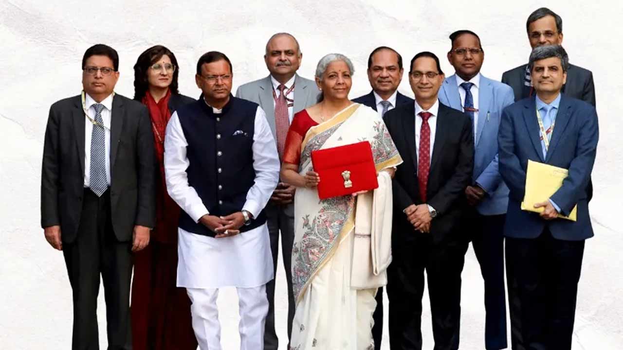 Budget 2026: నిర్మలా సీతారామన్ బడ్జెట్ టీమ్‌లో ఉన్నది ఎవరెవరు..?