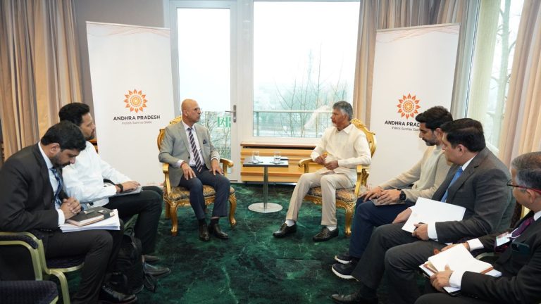 CM Switzerland visit:  సీఎం అండ్ టీం బిజీబిజీ.. రాష్ట్రంలో పెట్టుబడులపై కీలక చర్చలు..!