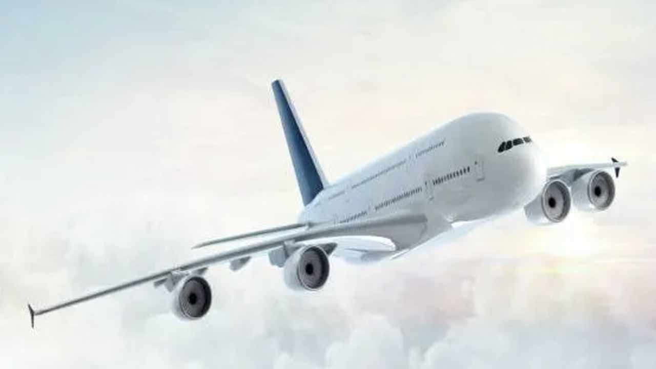 Gannavaram Airport: అనుకూలించని వాతావారణం.. గాల్లో విమానం చక్కర్లు