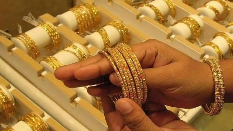Gold Rates: మగువలకు మళ్లీ షాక్.. నేడు బంగారం, వెండి ధరలు ఇలా..!