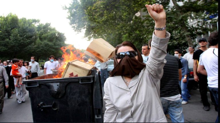 Iran: ఇరాన్‌లో తీవ్రమవుతున్న నిరసనలు.. భారతీయ విద్యార్థుల్లో భయాందోళనలు