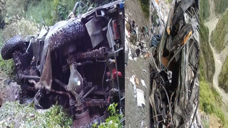 Jammu Kashmir: తీవ్ర విషాదం.. లోయలో పడిన ఆర్మీ వాహనం..10 మంది జవాన్లు మృతి