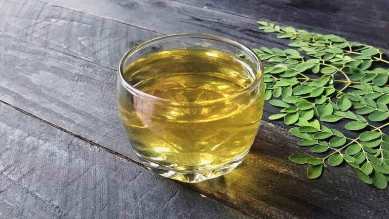 Moringa Leaf: మునగ ఆకులను నీటిలో మరిగించి తాగితే ఎన్ని బెనిఫిట్స్ ఉన్నాయో తెలుసా!