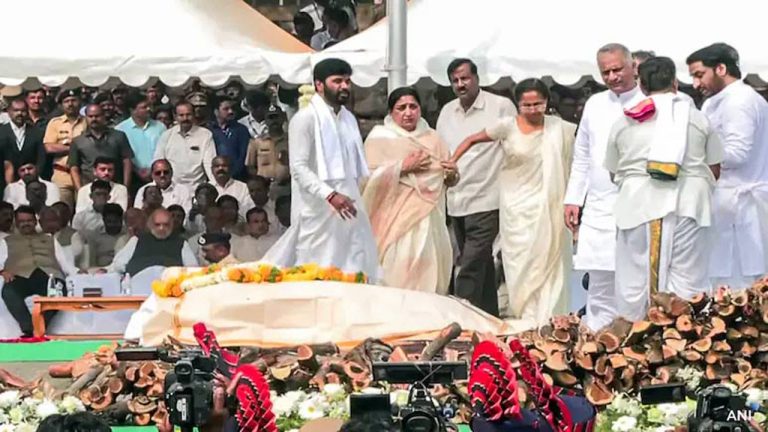 NCP Meet: రేపు NCP శాసనసభా పక్ష సమావేశం.. ఆమెకే బాధ్యతలు అప్పగించే ఛాన్స్!