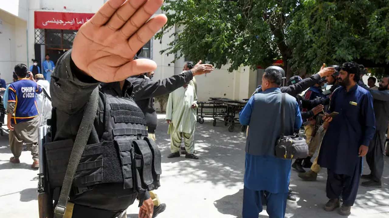 Rape Case: క్రికెటర్ కొడుకుపై రేప్ కేసు..