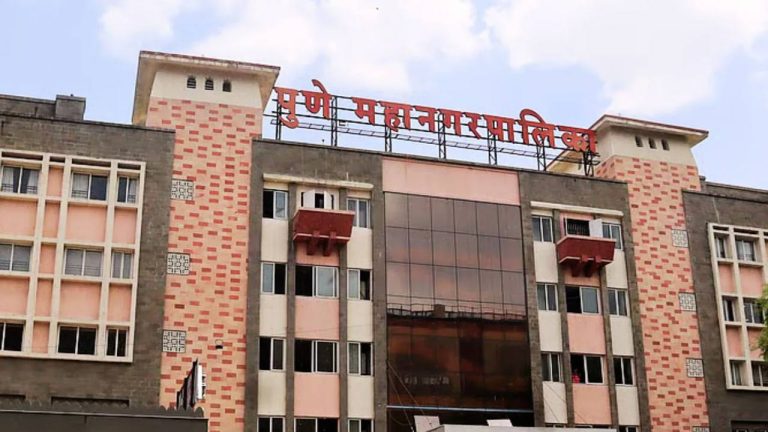 Maharashtra: మున్సిపల్ ఎన్నికల్లో వింత ఘటన.. ప్రత్యర్థి ఫారాలు చింపేసి ఏం చేశాడంటే..!