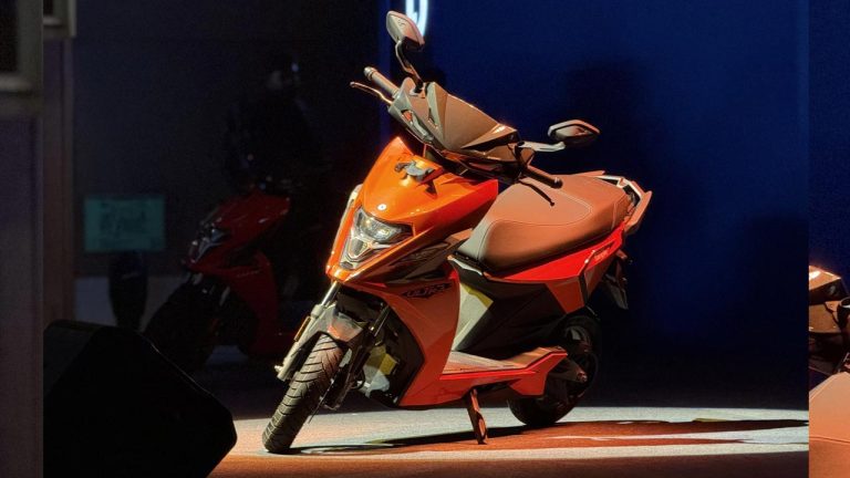 Simple One Gen 2: సింపుల్ వన్  సెకండ్ జనరేషన్ ఎలక్ట్రిక్ స్కూటర్ రిలీజ్.. ఓలా, ఏథర్, బజాజ్, టీవీఎస్ ఈవీలతో పోటీ