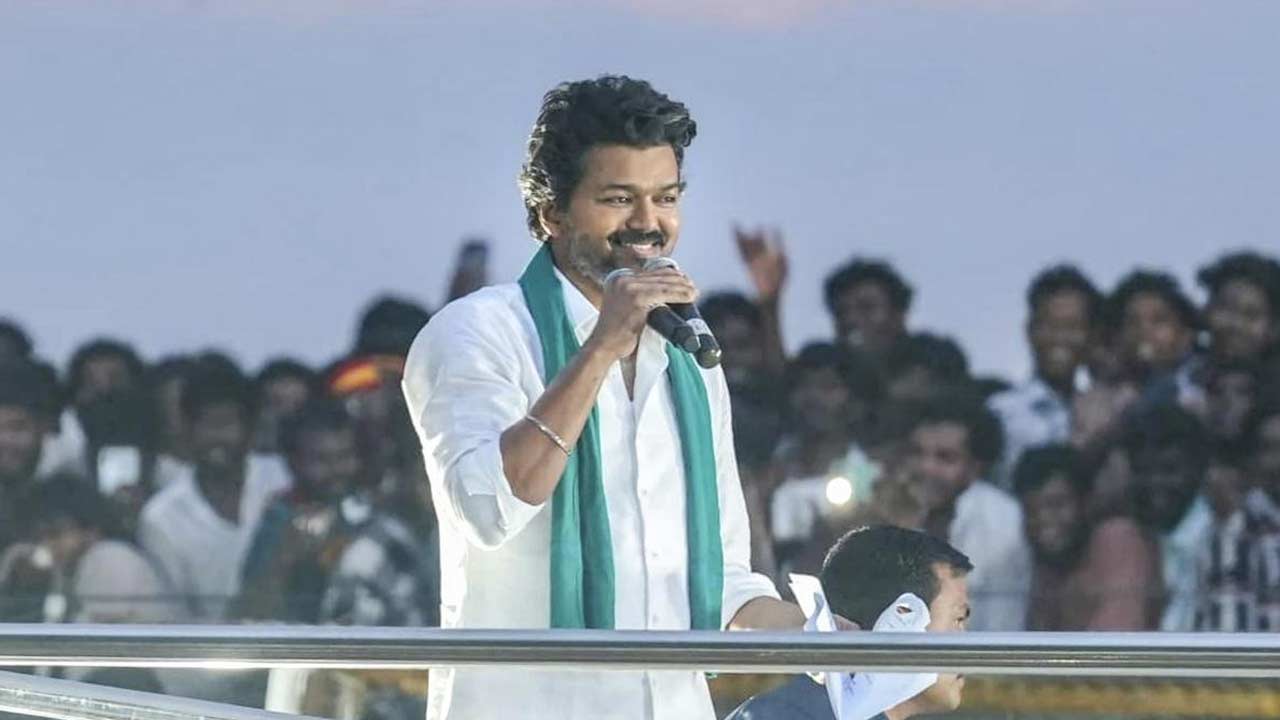 TVK Chief Vijay: హీరో విజయ్‌కి బిగుసుకుంటున్న ఉచ్చు.. అరెస్ట్ తప్పదా?