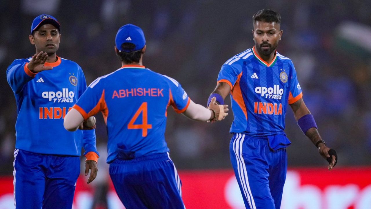 IND vs NZ 4th T20: ఇట్స్ మూవీ టైమ్.. వైజాగ్‌లో సినిమా చూసిన టీమిండియా క్రికెటర్లు!