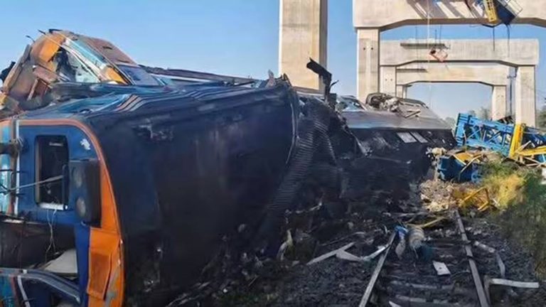 Thailand: థాయ్‌లాండ్‌లో ఘోర విషాదం.. ట్రైన్‌పై క్రేన్ పడి 22 మంది మృతి