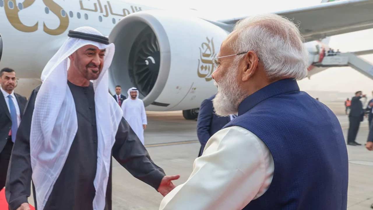 PM Modi – UAE President: యూఏఈ అధ్యక్షుడికి స్వాగతం పలికిన ప్రధాని మోడీ..