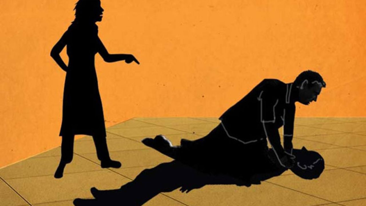 Wife Kills Husband: ప్రేమ ముసుగులో రక్తపాతం.. భర్త ప్రాణాలు తీసిన భార్య.. ముగ్గురు అరెస్ట్.!