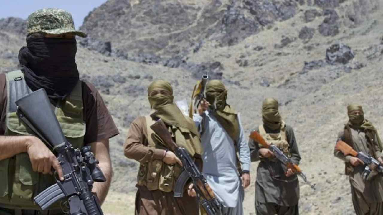 Balochistan: బలూచిస్తాన్‌లో విరుచుకుపడిన BLA.. 10 మంది పాక్ అధికారులు మృతి..