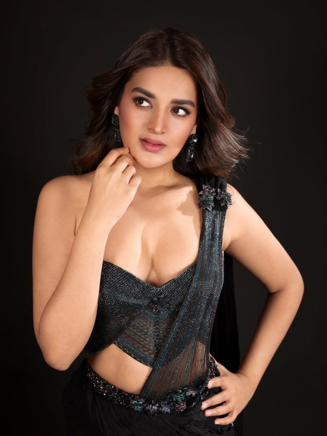 నిధి అగర్వాల్: బ్లాక్ హాట్ డ్రెస్ లో తగ్గేదేలే.!