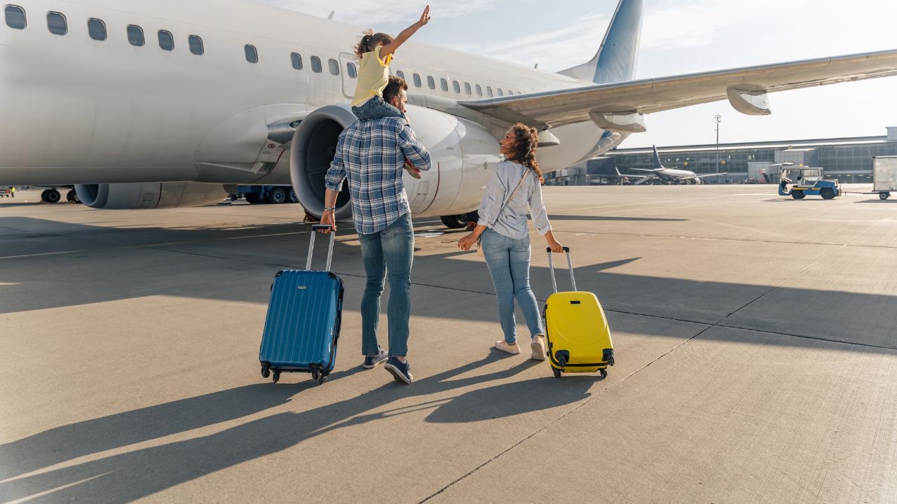 Without Ticket Flight Journey: మనవడికి టికెట్ తీసుకోకుండా ఫ్లైట్ ఎక్కించిన బామ్మ.. చివరికి.?