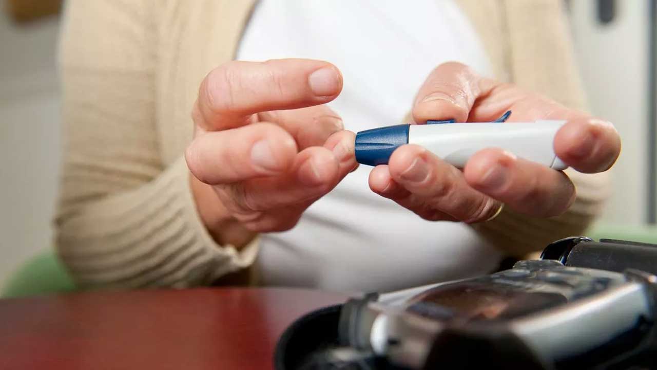 Health Tips: షుగర్ పేషెంట్స్ ఖాళీ కడుపుతో ఏం తింటే మంచిదో తెలుసా..