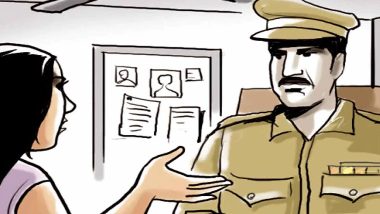 Actor: “నా పెళ్ళాం నన్ను కొట్టింది.. రక్షించండి”.. పోలీసులకు నటుడు ఫిర్యాదు