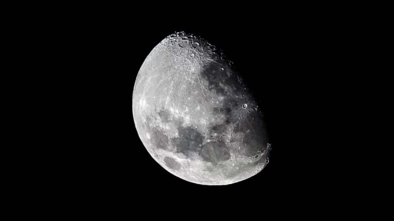 Moon: చంద్రునిపై హోటల్!.. బుకింగ్స్ ప్రారంభం.. ధర తెలిస్తే షాకవుతారు