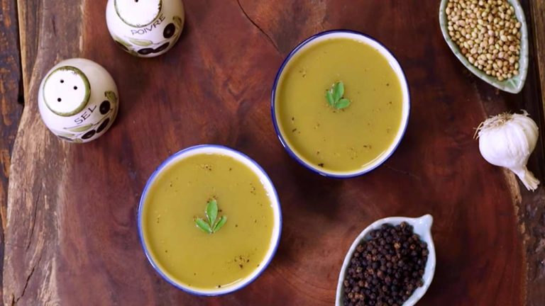 Moringa Leaf Soup: జలుబు, దగ్గుకు చెక్ పెట్టండి.. వేడి వేడి మునగాకు చారును ఆస్వాదించండి!