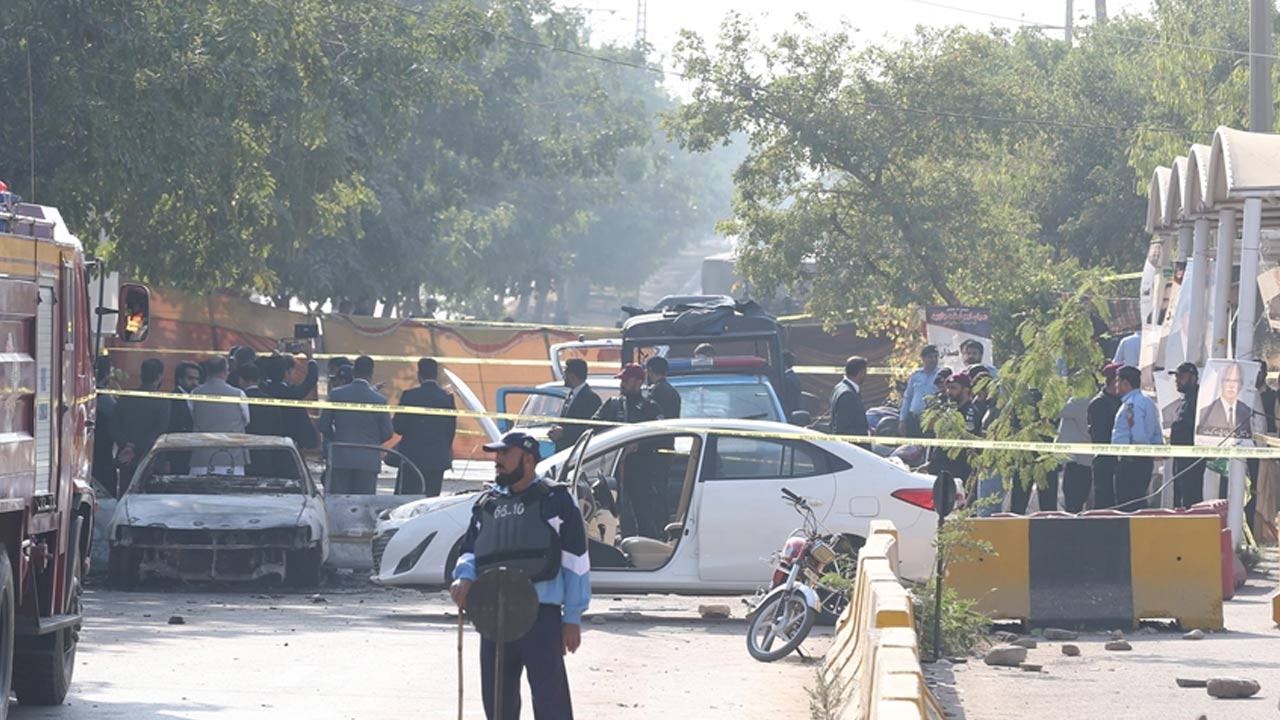 Pakistan Bomb Blast: పాకిస్తాన్‌లోని ఖైబర్ పఖ్తుంఖ్వాలో భారీ బాంబు పేలుడు.. ఆరుగురు పోలీసులు మృతి