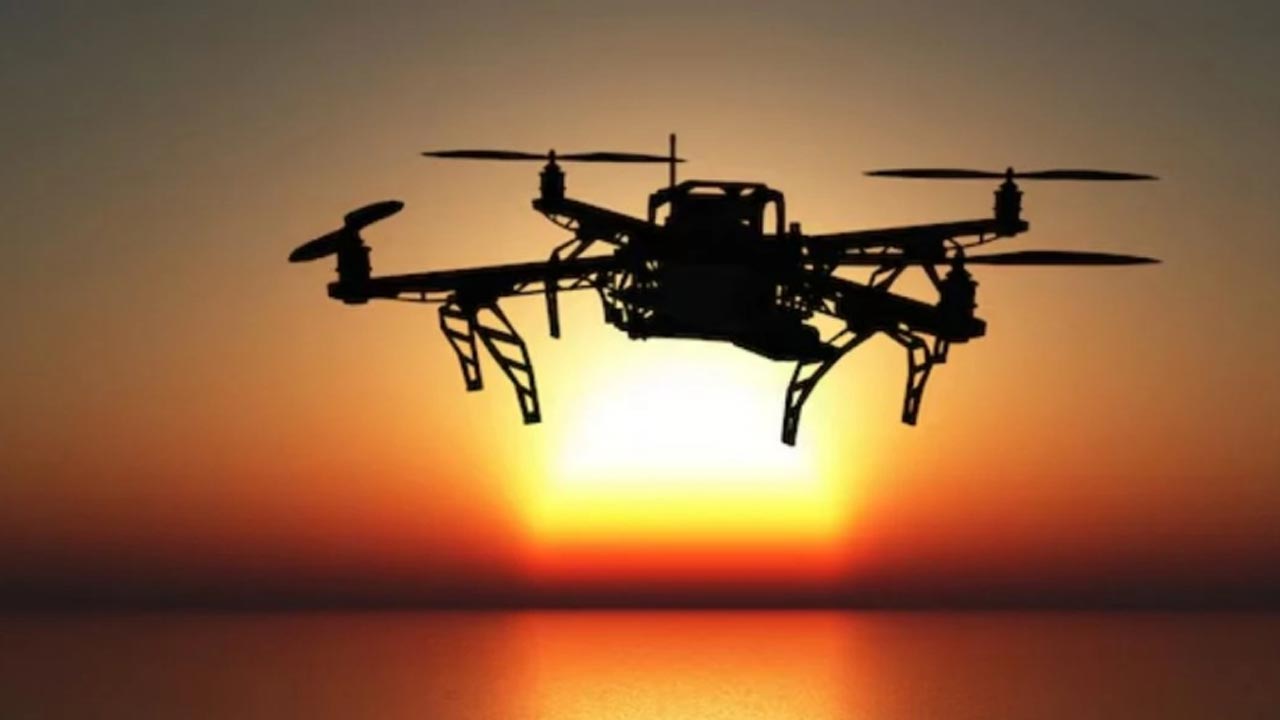 Pak Drones : సరిహద్దుల్లో పాక్ డ్రోన్ల కలకలం.. పూంచ్, సాంబా సెక్టార్లలో హై అలర్ట్..