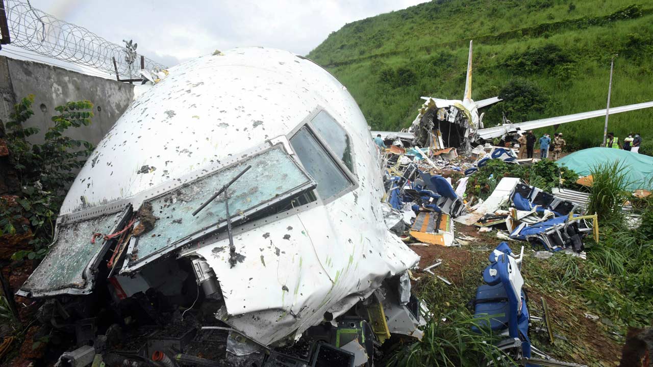 Plane Crashes: విమాన ప్రమాదాల నుంచి ప్రాణాలతో బయటపడిన నాయకులు వీరే!