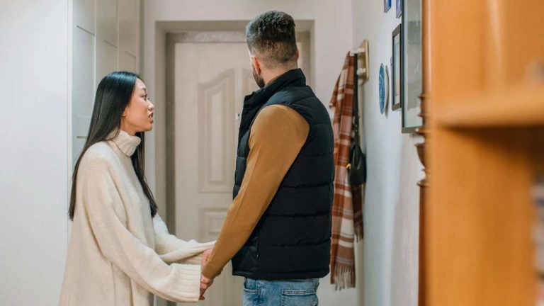 Couple Relationship: భార్యాభర్తల మధ్య దూరానికి కారణం అయ్యే విషయాలు ఇవే..