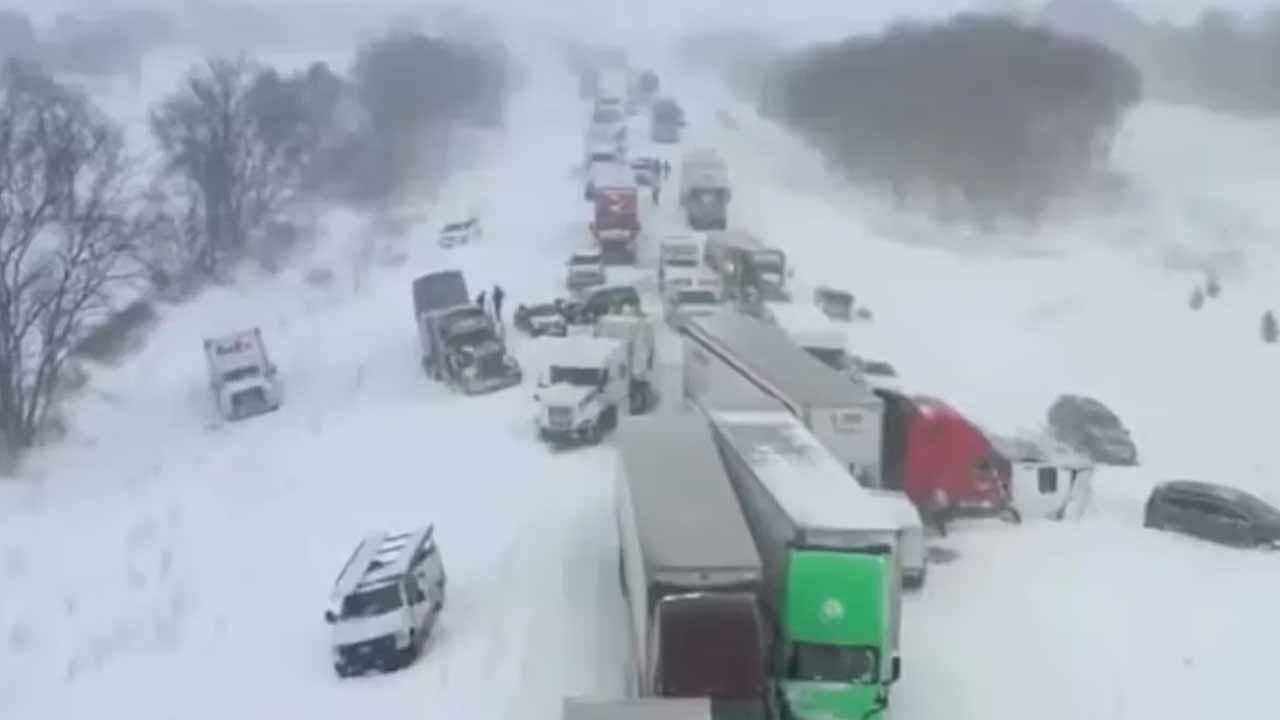 snowstorm wreaks havoc in america