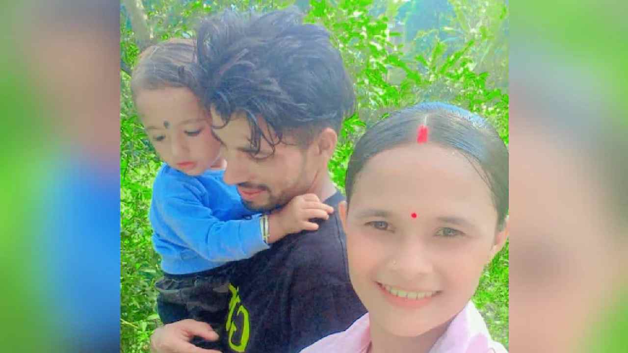 Mobile phone: మొబైల్ ఫోన్ కొనివ్వలేదని భార్య ఆత్మహత్య..