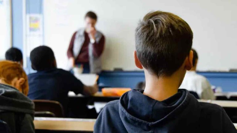 Hindu Student: “బొట్టు” పెట్టుకున్నాడని.. లండన్ స్కూల్‌లో హిందూ విద్యార్థిపై వివక్ష..