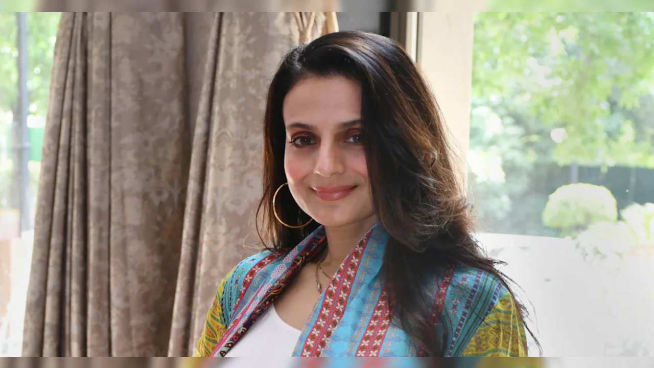 Ameesha Patel: బాలీవుడ్ నటి అమీషా పటేల్‌పై నాన్-బెయిలబుల్ వారెంట్.. స్పందించిన బ్యూటీ!