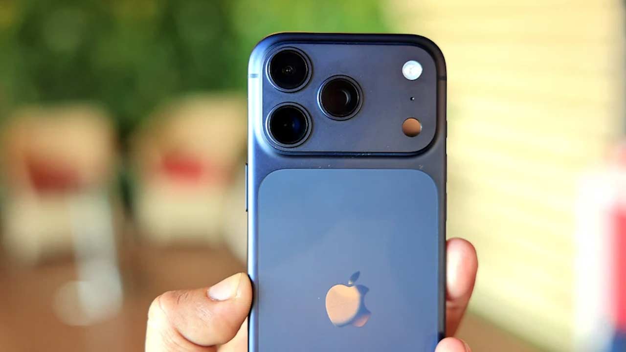 Apple AI Pin: షాకింగ్.. డిస్ప్లే లేని ఐఫోన్? స్మార్ట్‌ఫోన్ చరిత్రలోనే అతిపెద్ద మార్పుకు సిద్ధమైన యాపిల్!