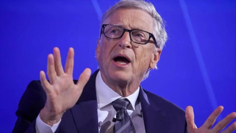 Bill Gates Flight Delay: బిల్‌గేట్స్‌ ఫ్లైట్ ల్యాండింగ్‌లో ఇబ్బందులు.. విజయవాడ చుట్టూ చక్కర్లు కొడుతున్న విమానం!