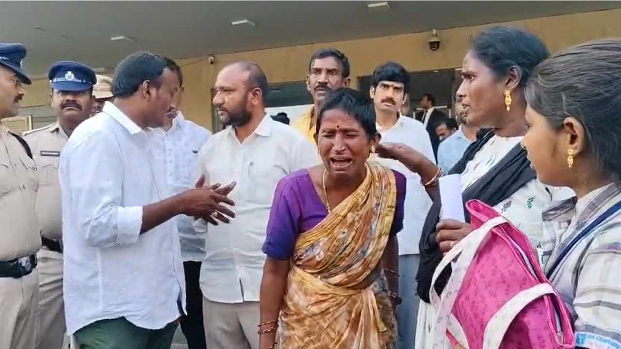 AP Crime: నా కుమార్తెను వ్యభిచార కూపంలోకి దించారు.. కాపాడండి.. హోంమంత్రికి మహిళ విజ్ఞప్తి..