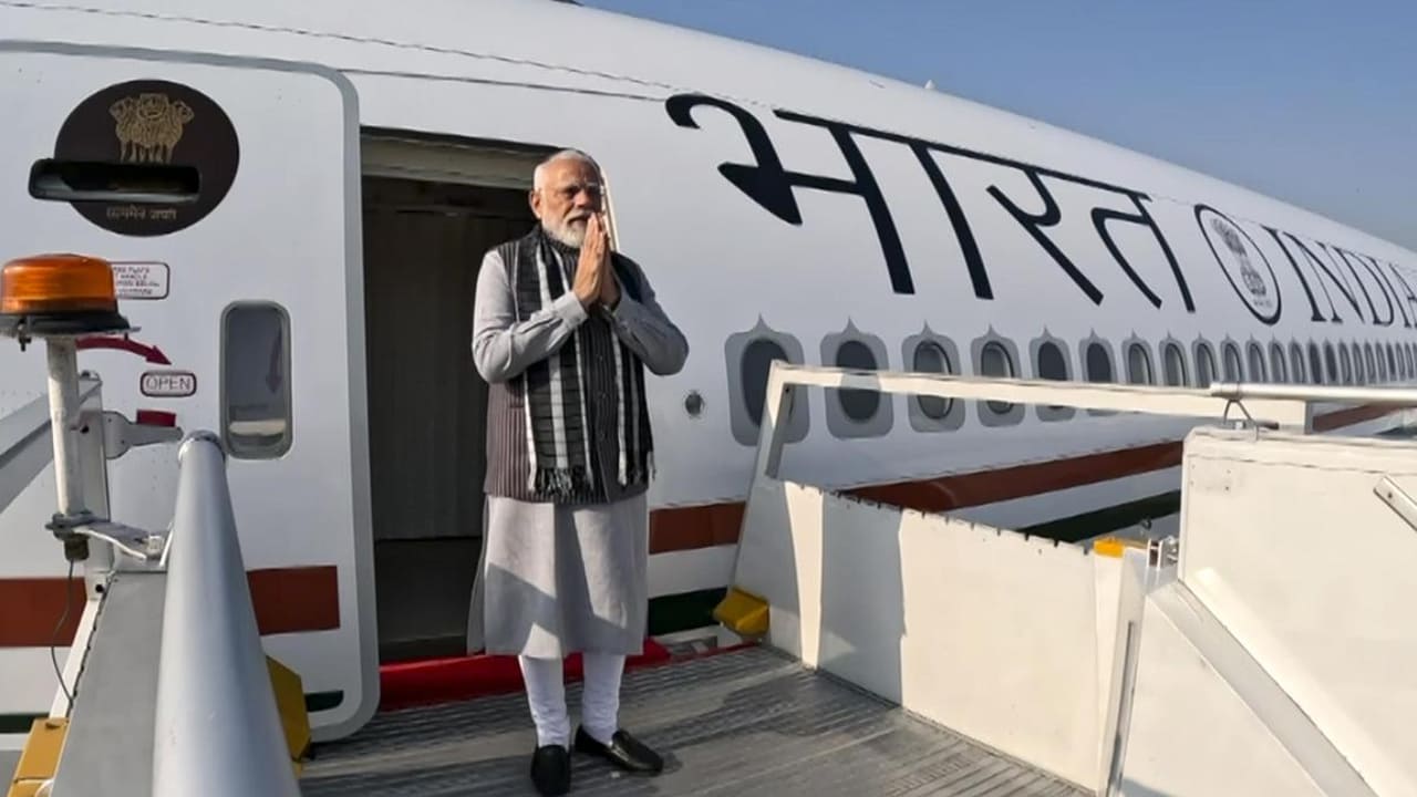 pm modi arrives in israel