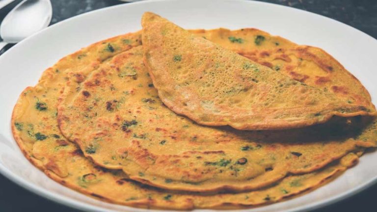 Moong Dal Egg Chilla: మంచి ప్రోటీన్‌ ఉండే హెల్దీ బ్రేక్‌ ఫాస్ట్‌.. పెసర పప్పు ఎగ్‌ చిల్లా ఇలా సులభంగా ..